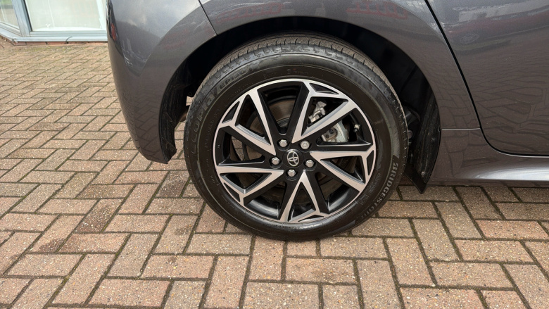 Toyota Yaris 1.5 Hybrid Design 5dr CVT Hybrid Hatchback